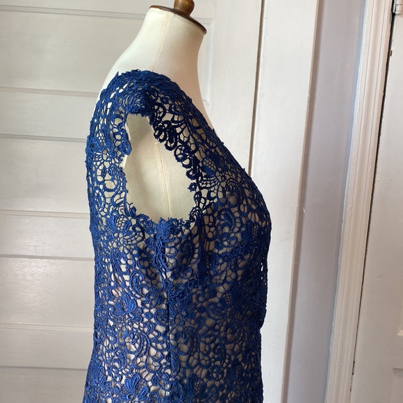 Social Occasions by Mon Cheri Lace Dress, Size 14 - Picture 9 of 17